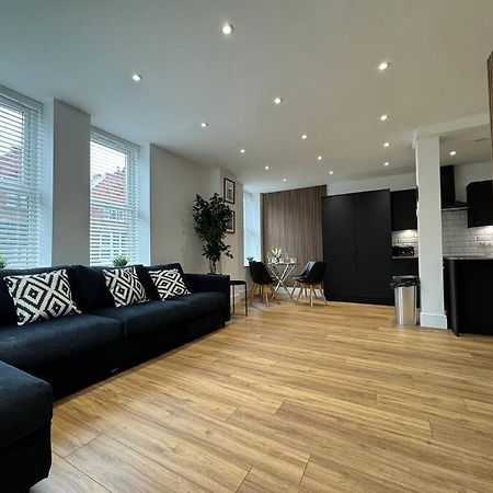 Entire Apartment In Waterloo Εξωτερικό φωτογραφία